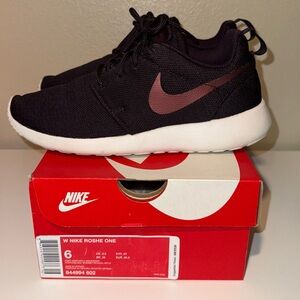 Nike (Women’s) Roshe One Sneakers - Port Wine/Metallic Mahogany